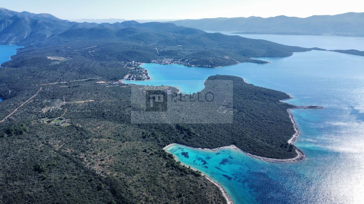 Zemljišče v prelepi zaliv Križica (Lovište-Pelješac)