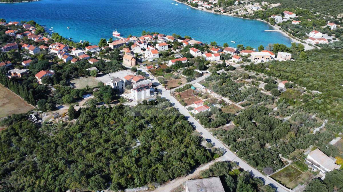 Lovište – Stavbno zemljišče, pogled na morje, bližina centra