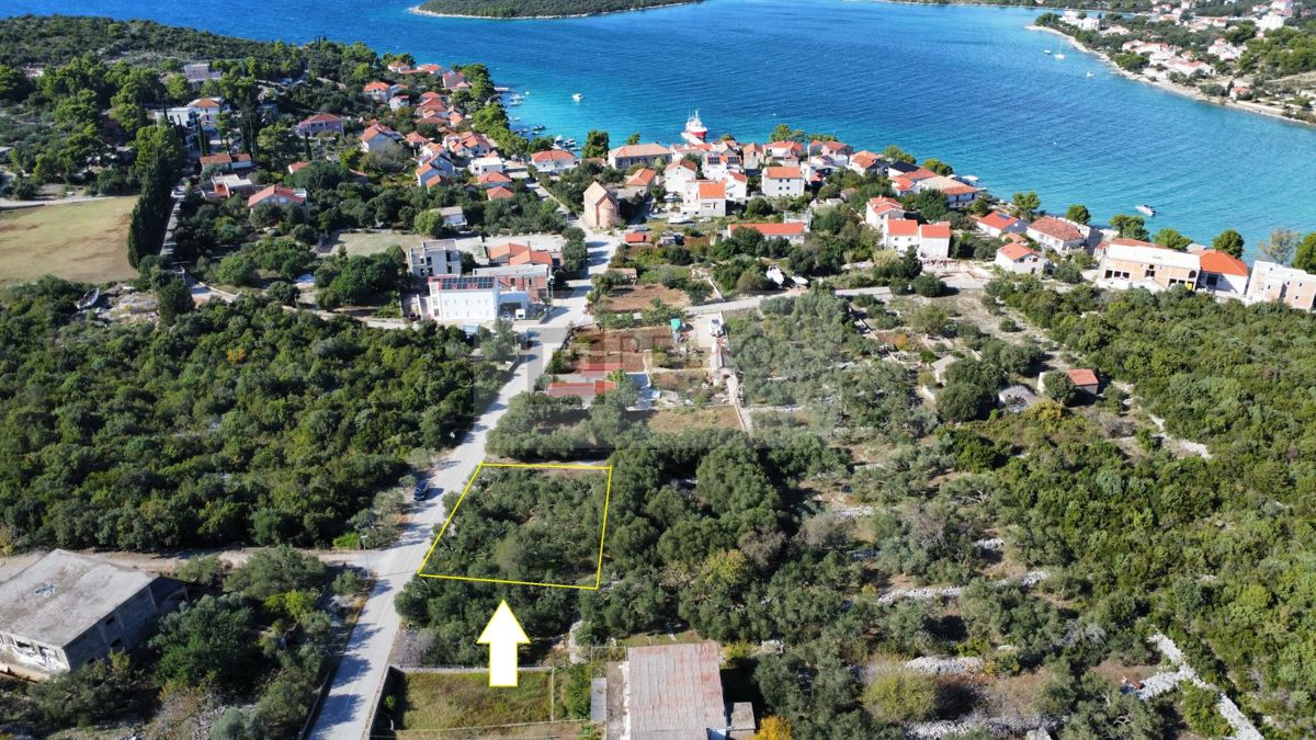 Lovište – Stavbno zemljišče, pogled na morje, bližina centra