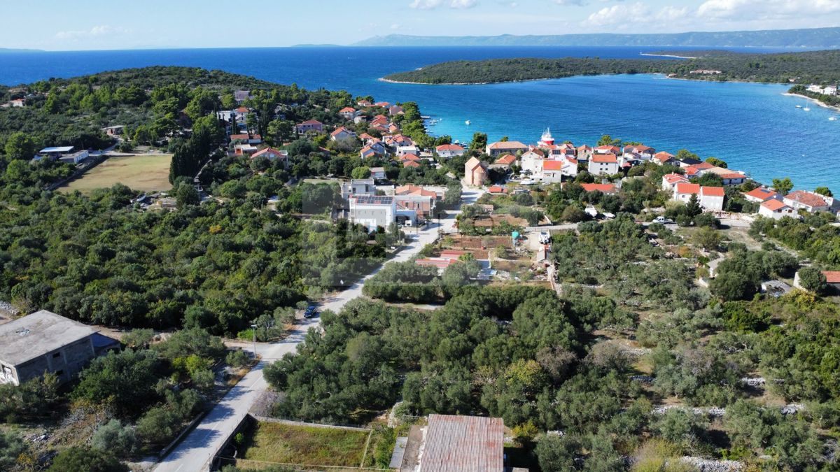 Lovište – Stavbno zemljišče, pogled na morje, bližina centra