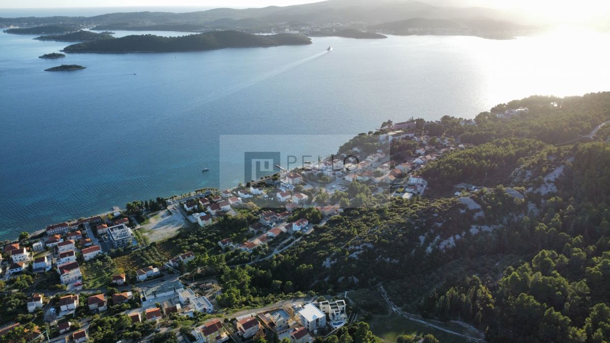 Čudovita parcela s pogledom na morje, IDEALNA ZA NEPREMIČNINE