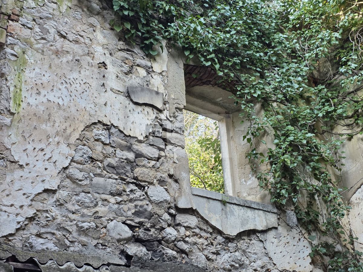 Kamnita hiša za obnovo z zemljiščem – Pelješac