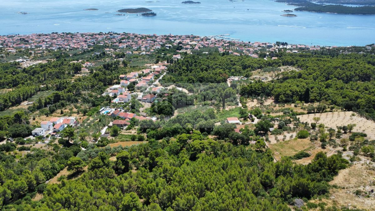 Kapitanova posest v Orebiću (Gradbena parcela + 2 hiši)
