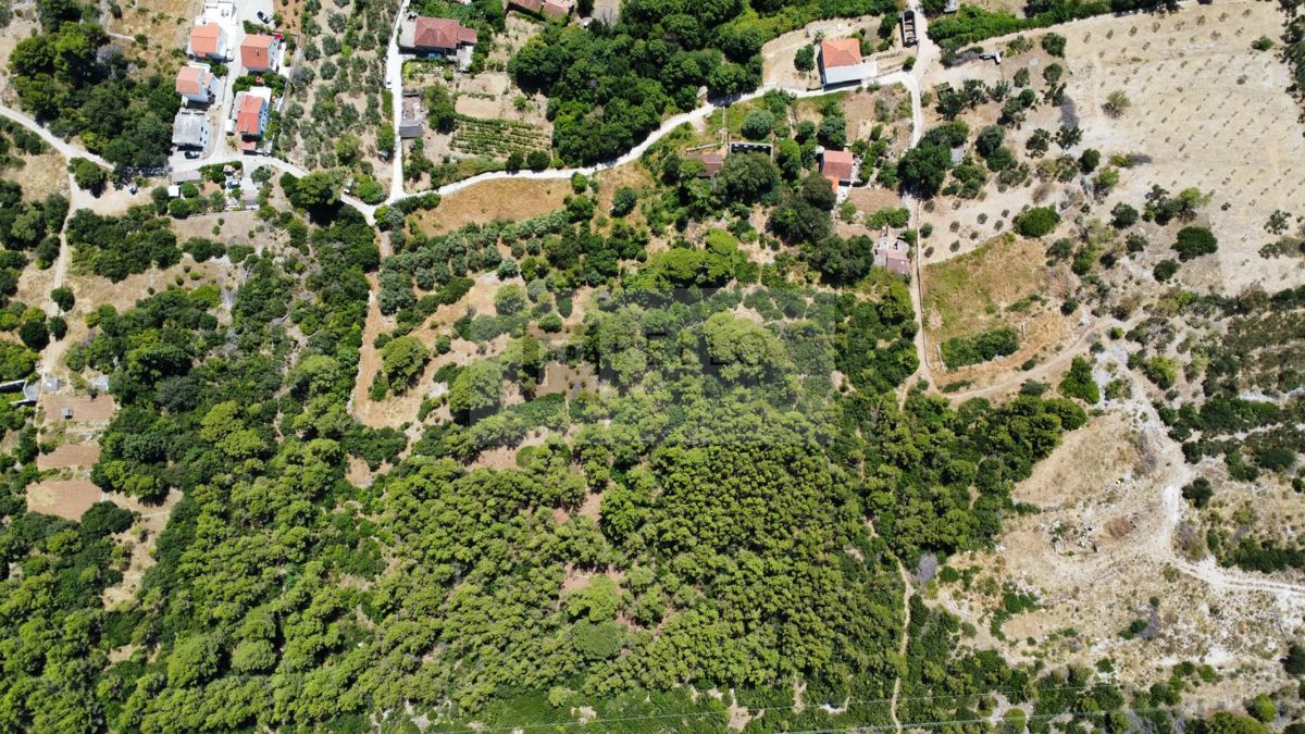 Kapitanova posest v Orebiću (Gradbena parcela + 2 hiši)