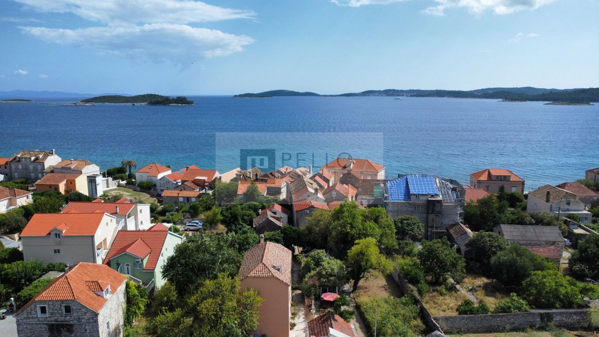 Kamnita hiša v starem delu Orebića, 30 m od morja (razgled na morje)