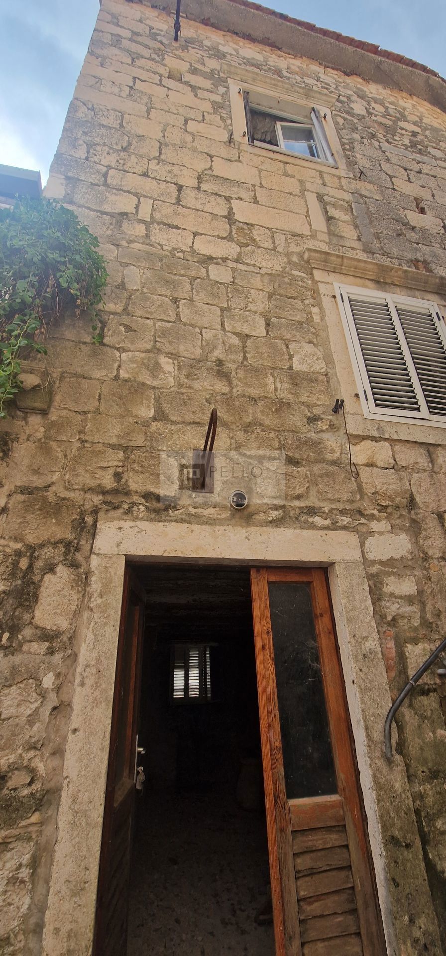 Kamnita hiša v starem delu Orebića, 30 m od morja (razgled na morje)