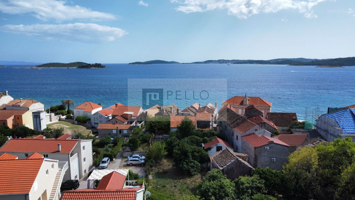 Kamnita hiša v starem delu Orebića, 30 m od morja (razgled na morje)