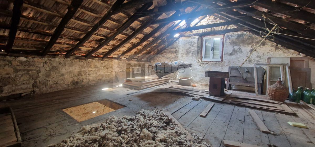 Kamnita hiša v starem delu Orebića, 30 m od morja (razgled na morje)