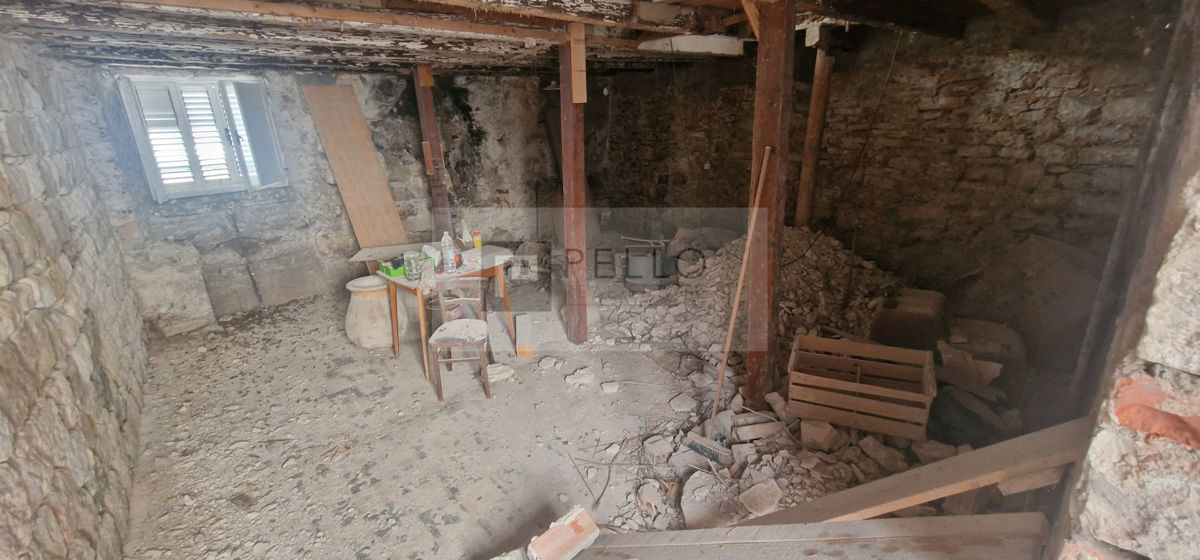 Kamnita hiša v starem delu Orebića, 30 m od morja (razgled na morje)