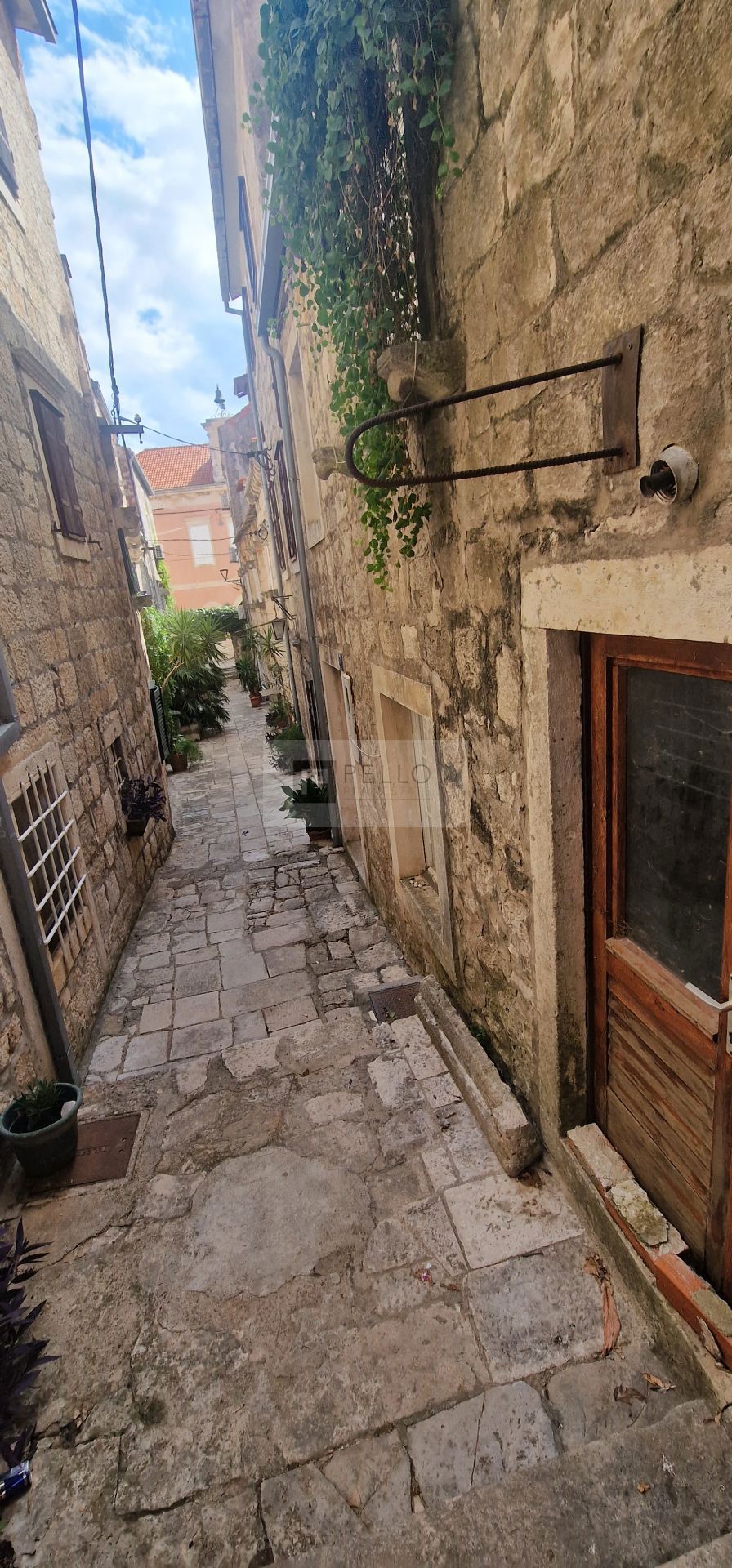 Kamnita hiša v starem delu Orebića, 30 m od morja (razgled na morje)