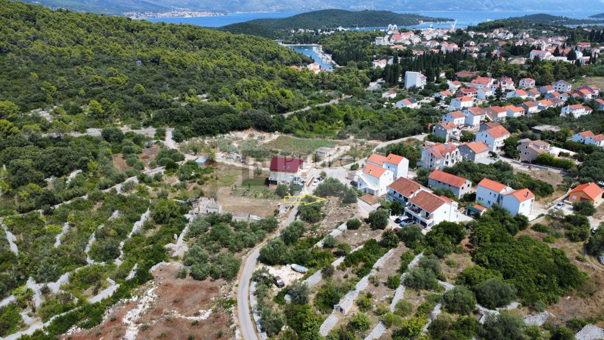 Zazidljivo zemljišče na prodaj v Korčuli – 650 m od mor