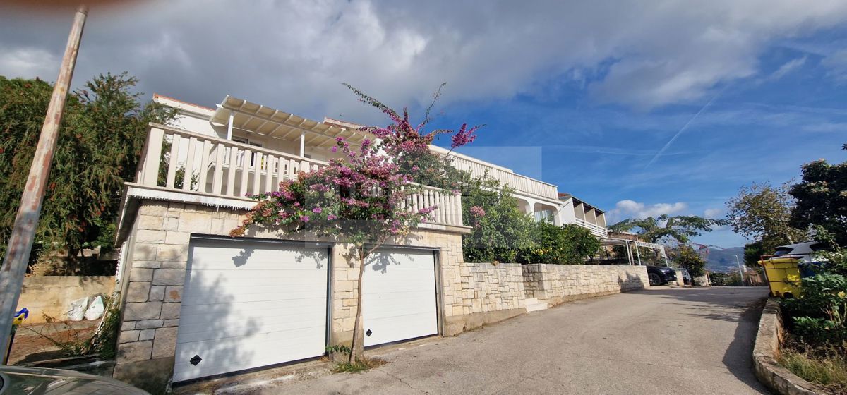 Trosobno stanovanje 156,69 m² z razgledom na morje – Orebić (samo 3 minute hoje od morja)