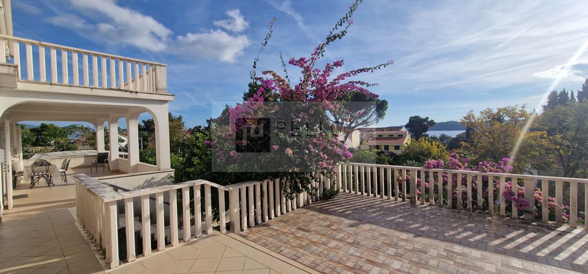 Trosobno stanovanje 156,69 m² z razgledom na morje – Orebić (samo 3 minute hoje od morja)