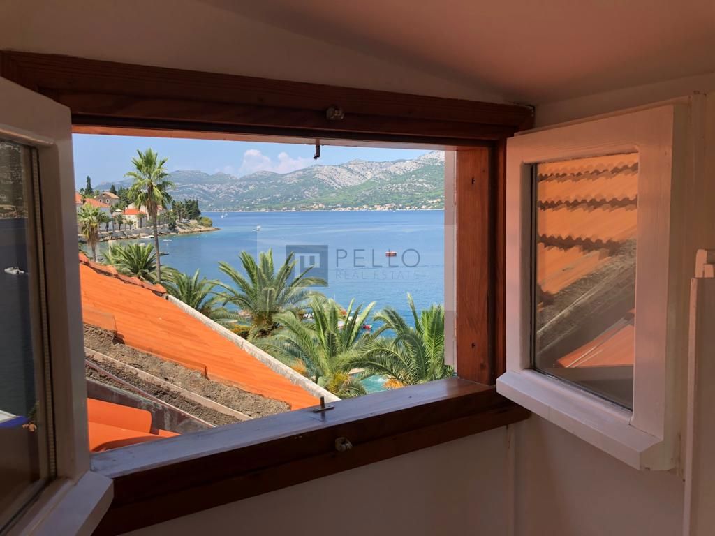 Popolnoma obnovljena kamnita hiša v starem mestnem jedru Korčule – 145 m², tik ob morju