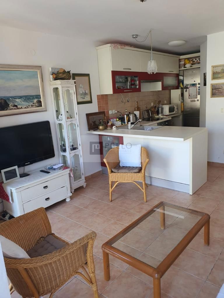 Popolnoma obnovljena kamnita hiša v starem mestnem jedru Korčule – 145 m², tik ob morju