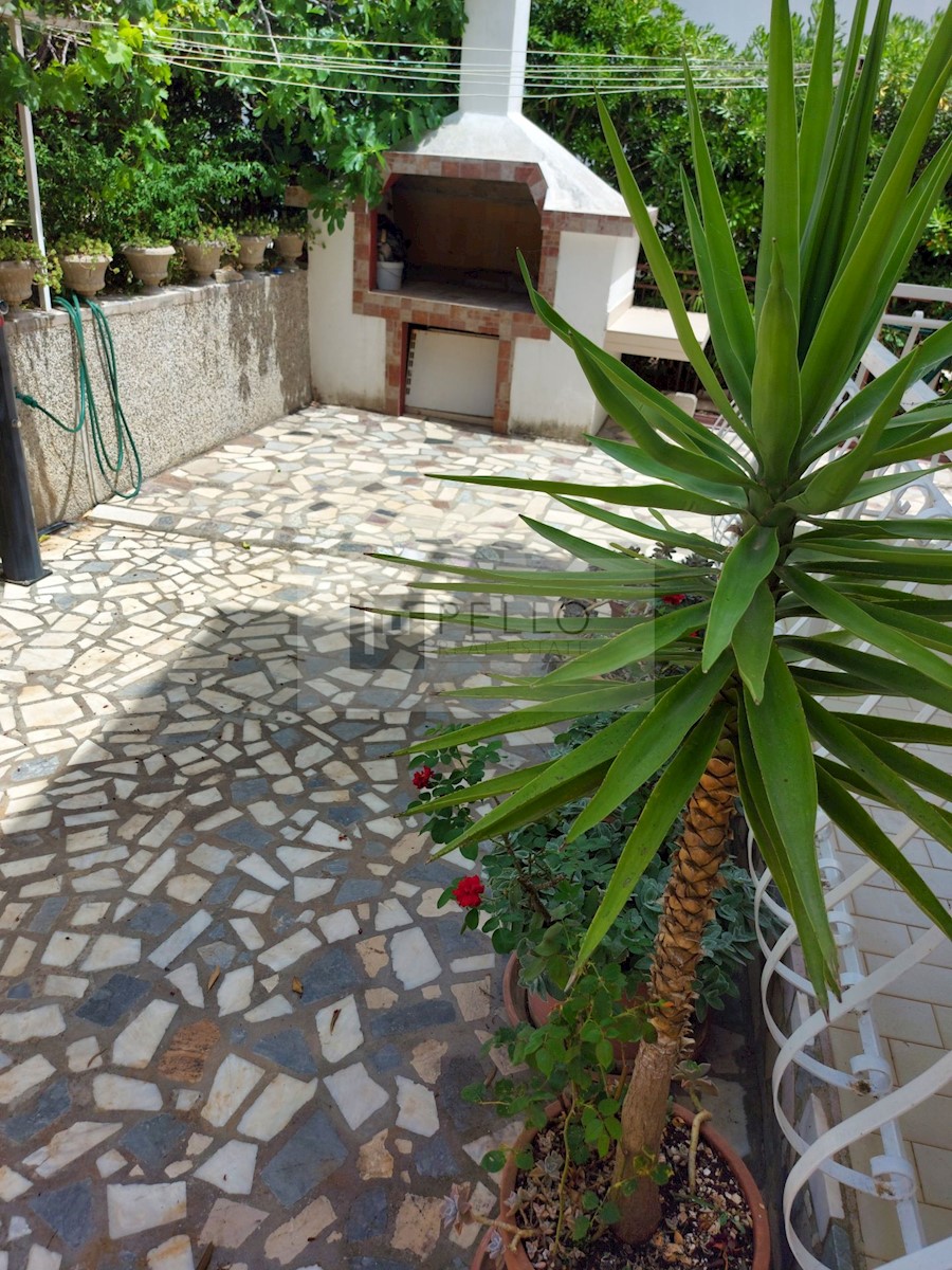 Hiša s čudovitim pogledom na Korčulo, 50 m od morja PRILOŽNOST