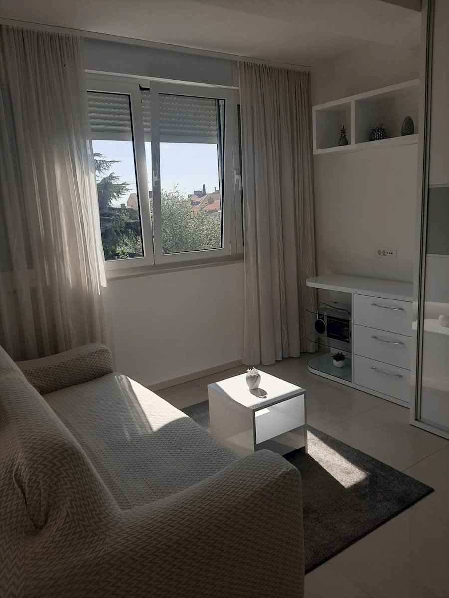 Split: Dobro- enosobno stanovanje 50m2