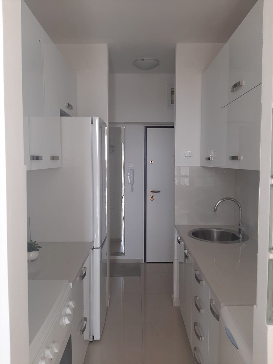 Split: Dobro- enosobno stanovanje 50m2