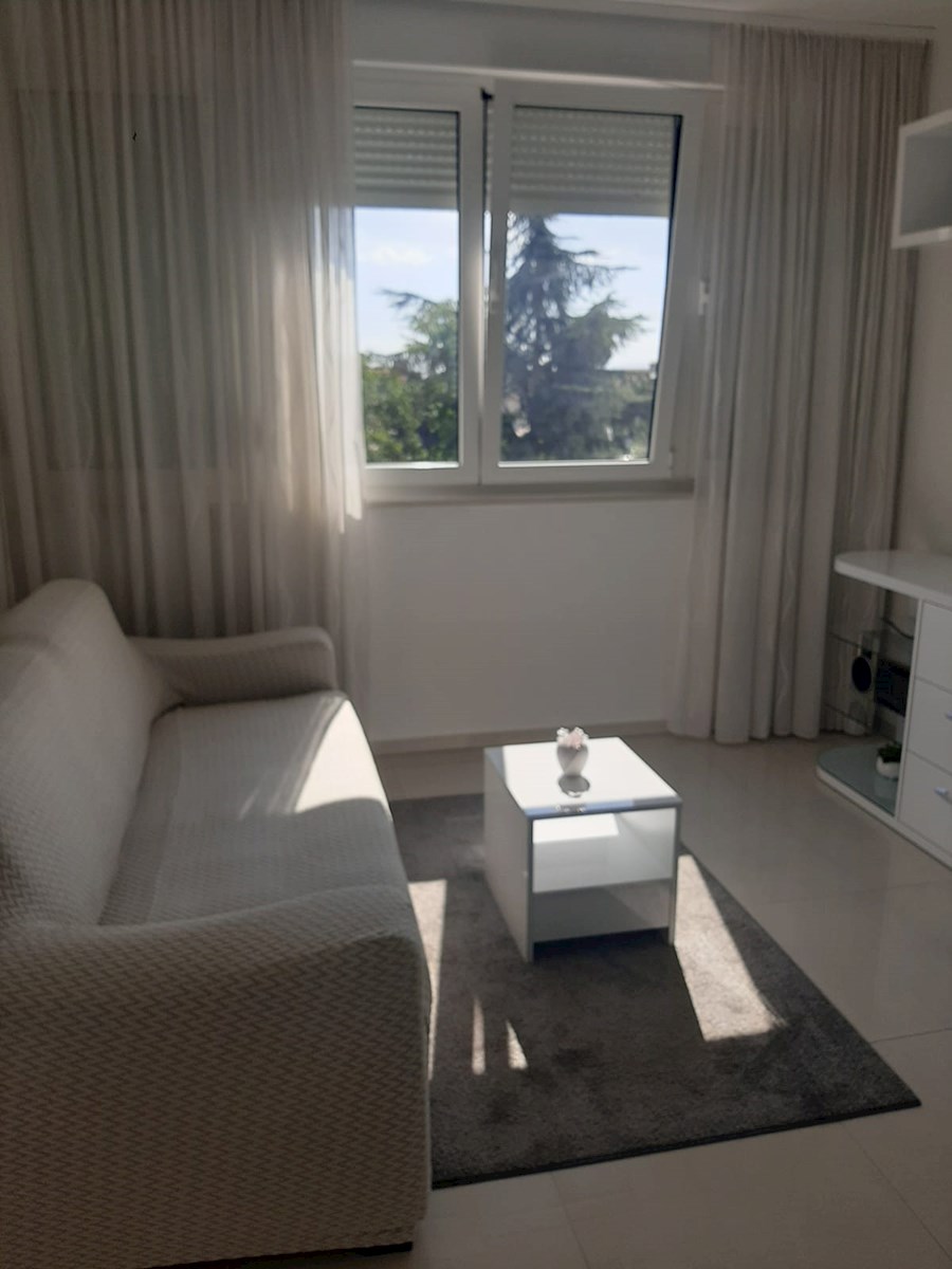 Split: Dobro- enosobno stanovanje 50m2
