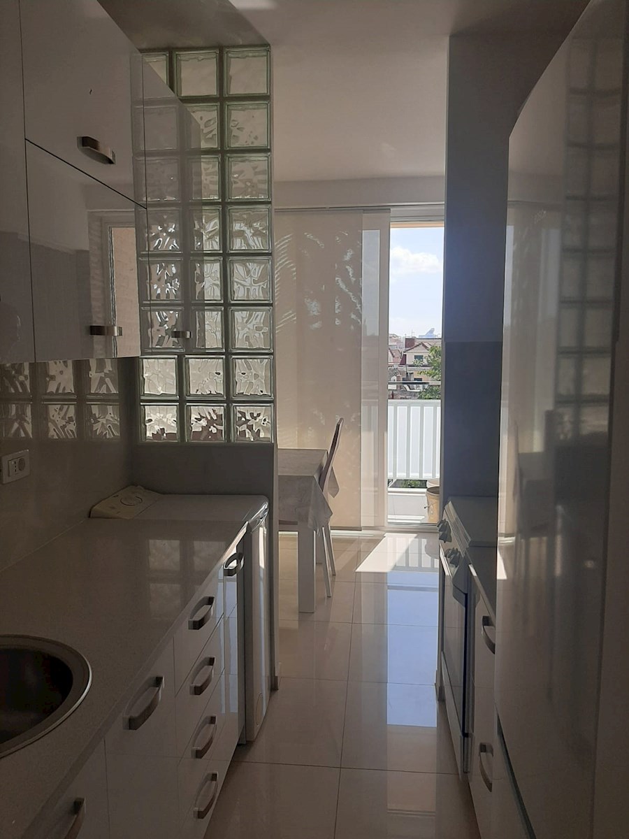 Split: Dobro- enosobno stanovanje 50m2