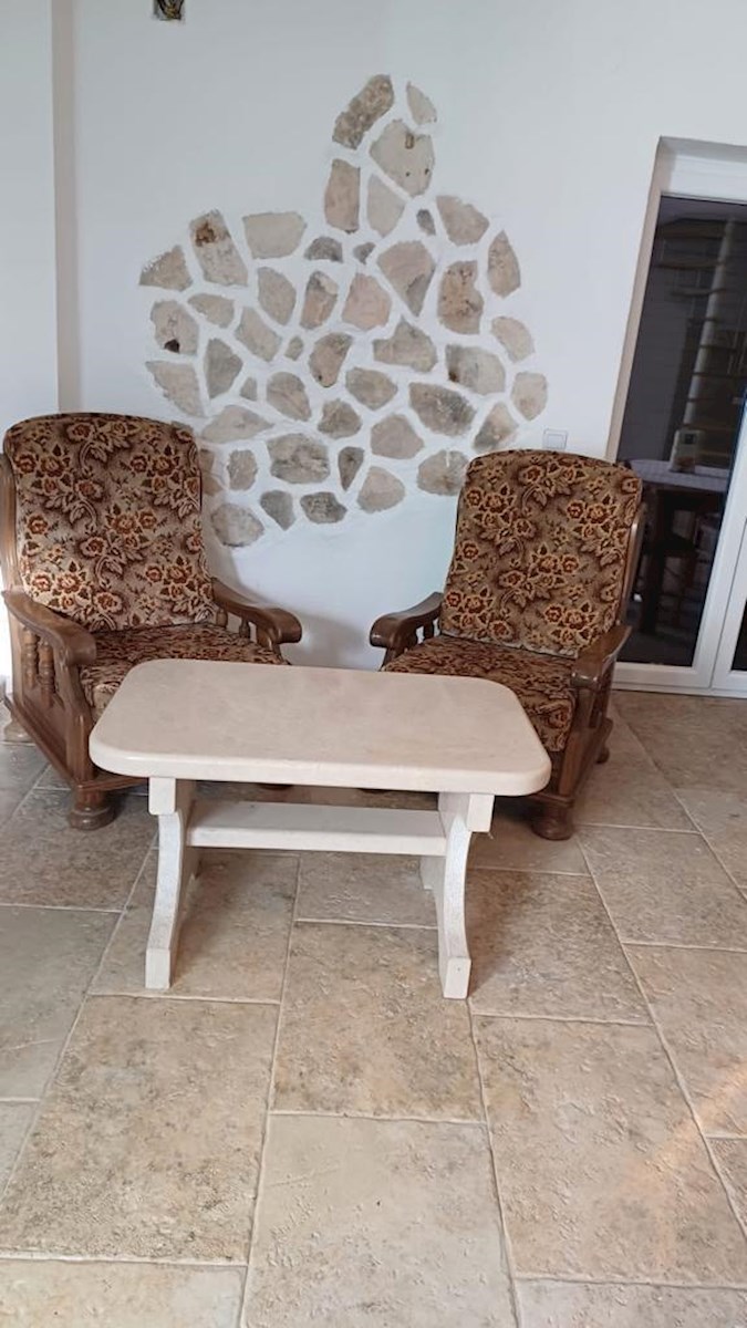 Avtentična kamnita hiša z veliko parcelo – Donji Humac, otok Brač