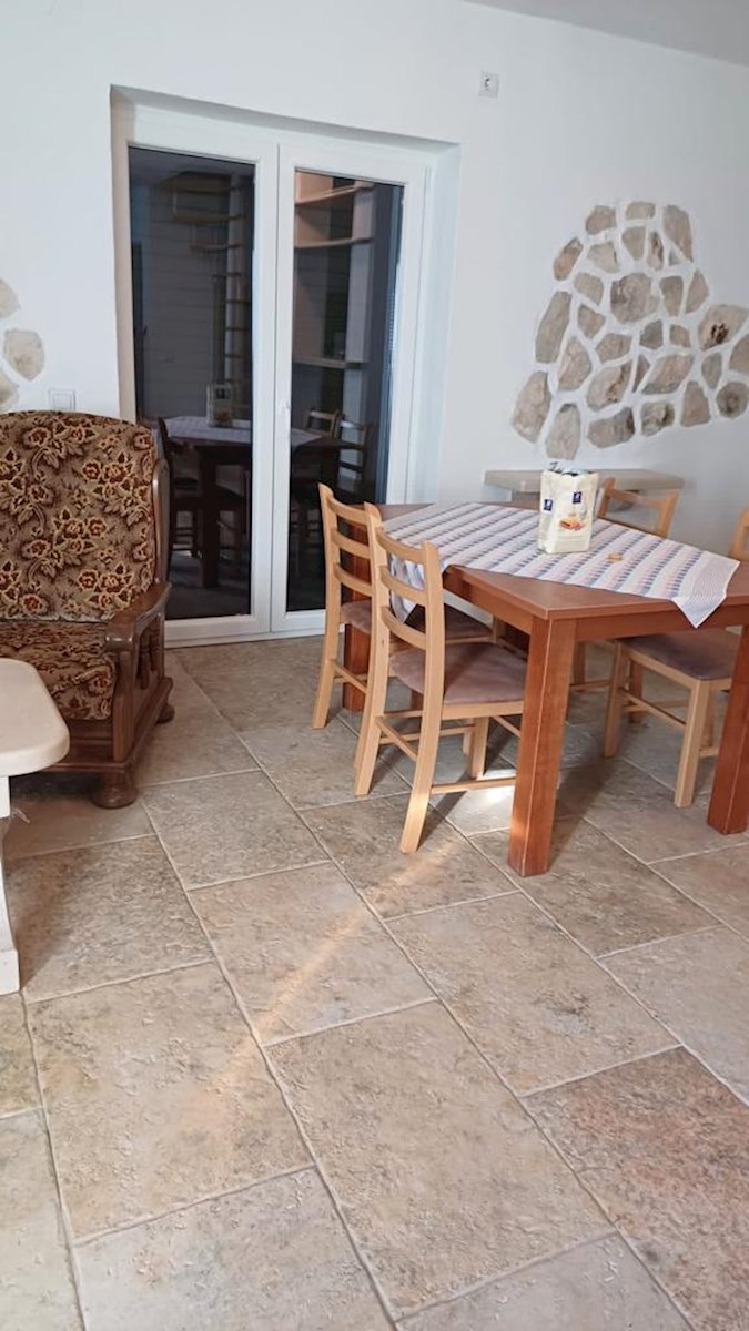 Avtentična kamnita hiša z veliko parcelo – Donji Humac, otok Brač