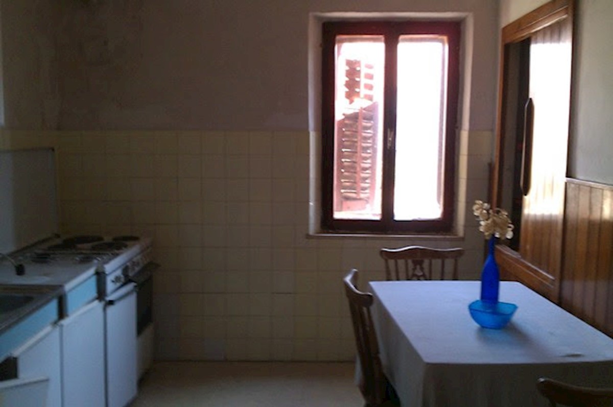 Hvar: Sućuraj - apartma s konobo v centru mesta