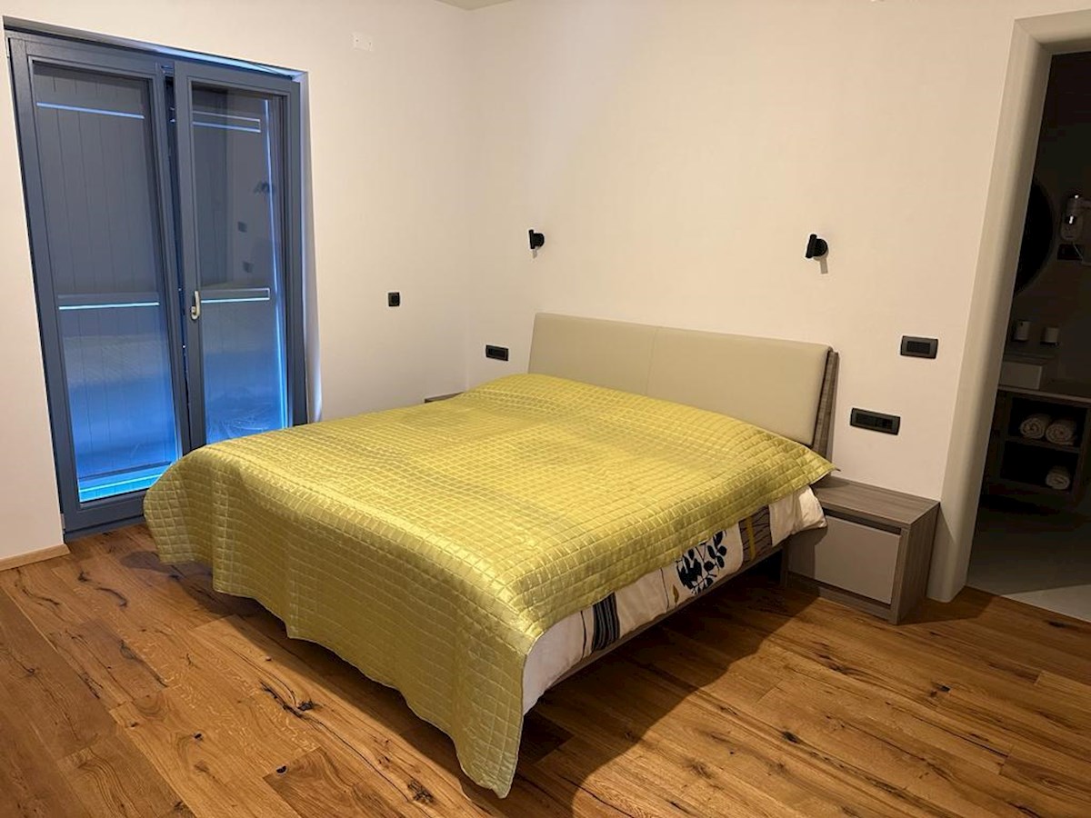 Hvar, Jelsa, lepa hiša z bazenom na odlični lokaciji