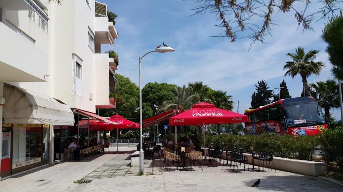 Elegantno prenovljeno stanovanje z dvoriščem na elitni lokaciji – Meje/Zvončac, Split