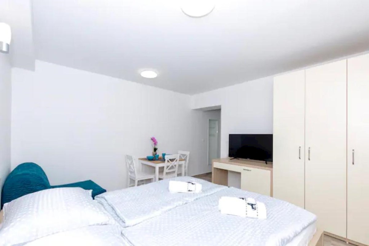 Elegantno prenovljeno stanovanje z dvoriščem na elitni lokaciji – Meje/Zvončac, Split