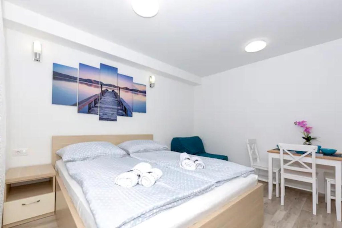 Elegantno prenovljeno stanovanje z dvoriščem na elitni lokaciji – Meje/Zvončac, Split