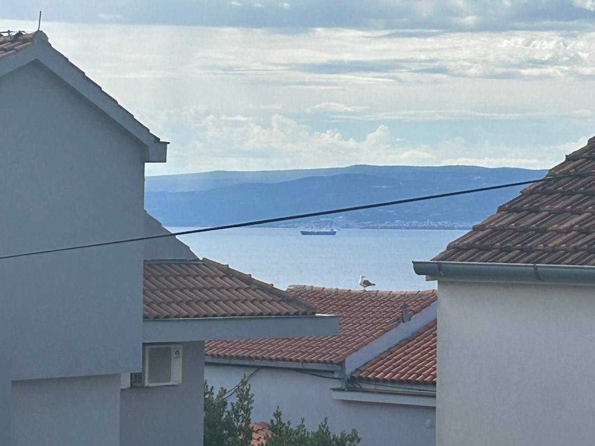 Prostorno stanovanje s parcialnim pogledom na morje – Bačvice, Split