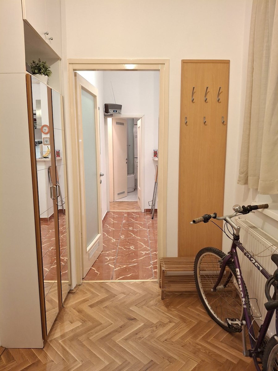 Zagreb: Donji grad - dvosobno stanovanje 70m2