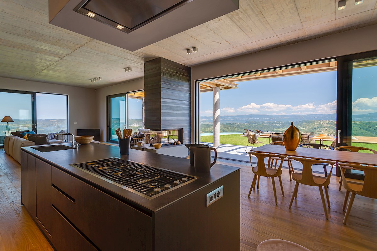 Istra: Čudovita vila z 12.000 m2 zemljišča in neskončnim bazenom