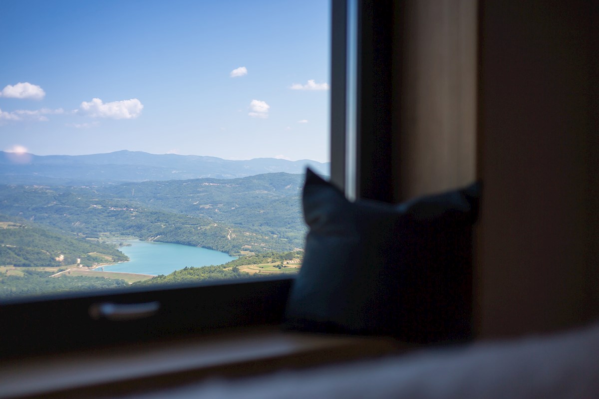 Istra: Čudovita vila z 12.000 m2 zemljišča in neskončnim bazenom