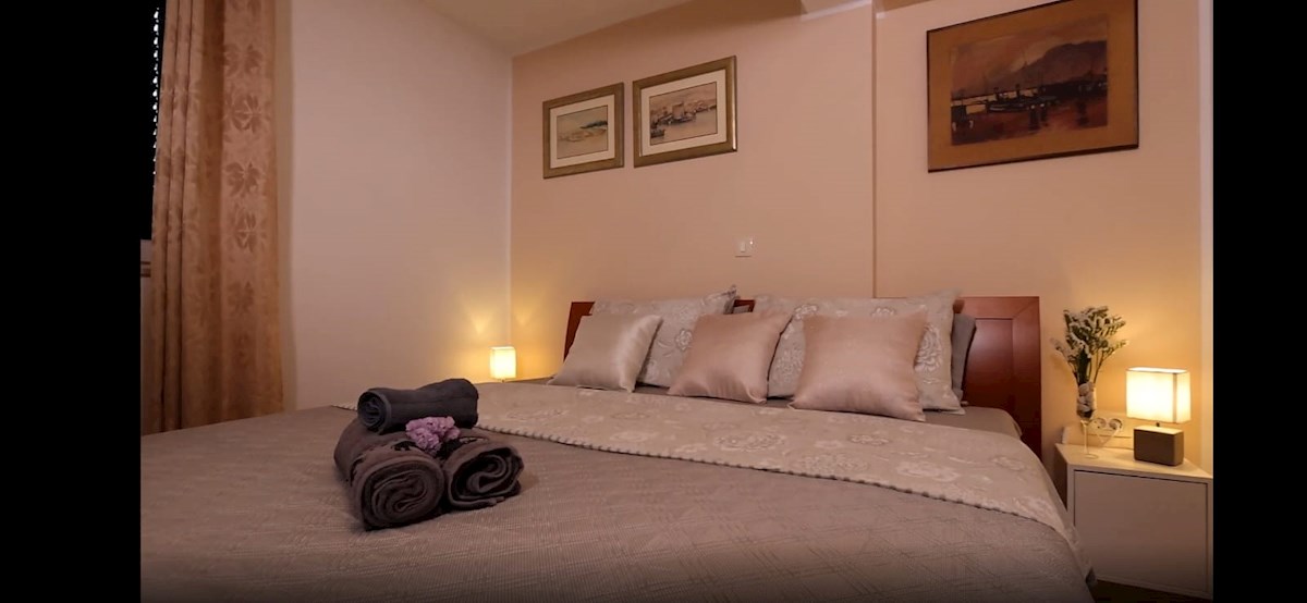 Split, Varoš – Avtentična kamnita hiša z bazenom, savno in teraso