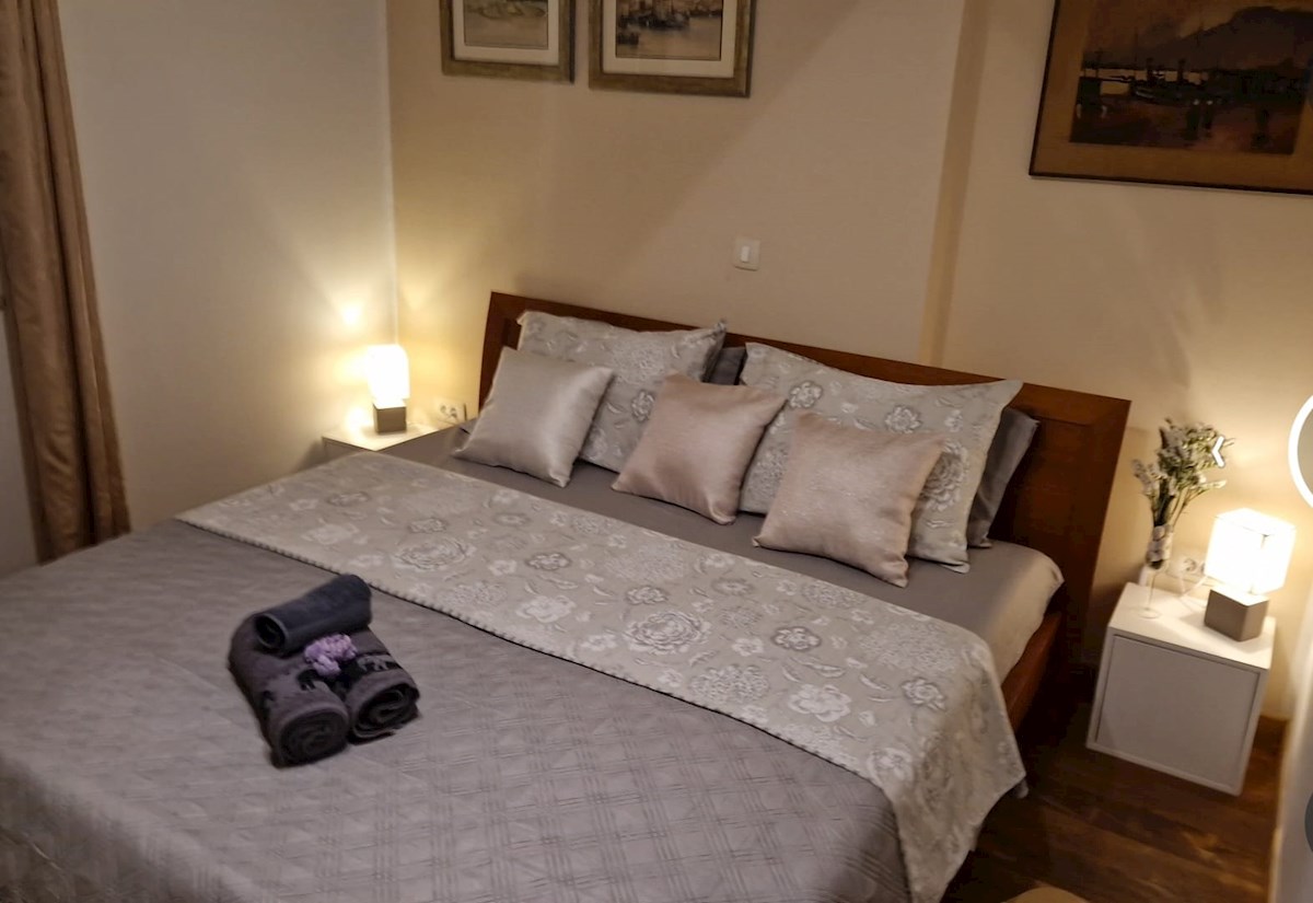 Split, Varoš – Avtentična kamnita hiša z bazenom, savno in teraso