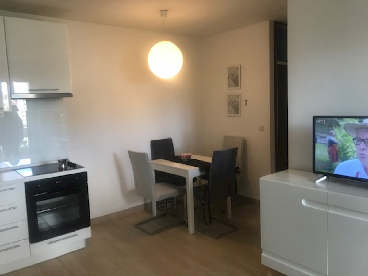 Split: Pujanke - enosobno 50m2 7. nadstropje (prodaja)