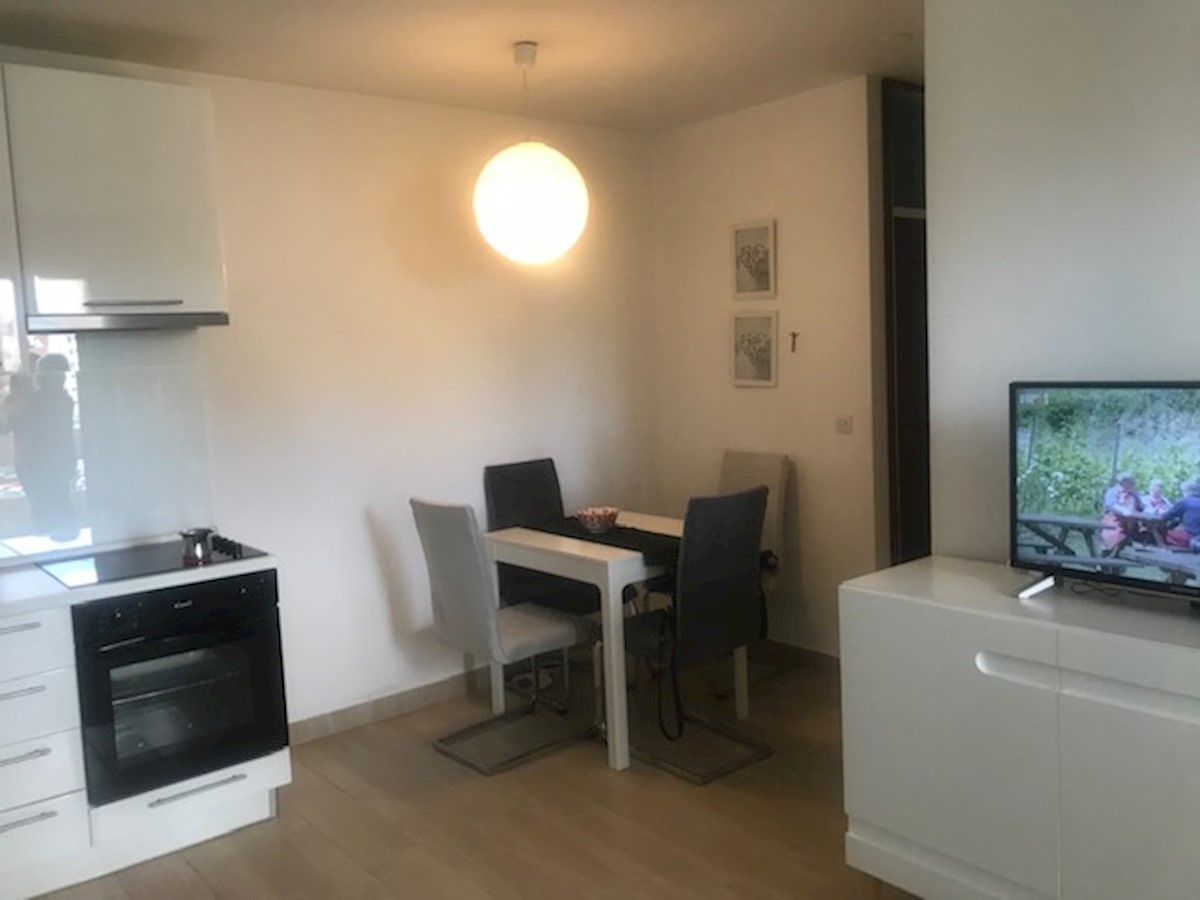 Split: Pujanke - enosobno 50m2 7. nadstropje (prodaja)