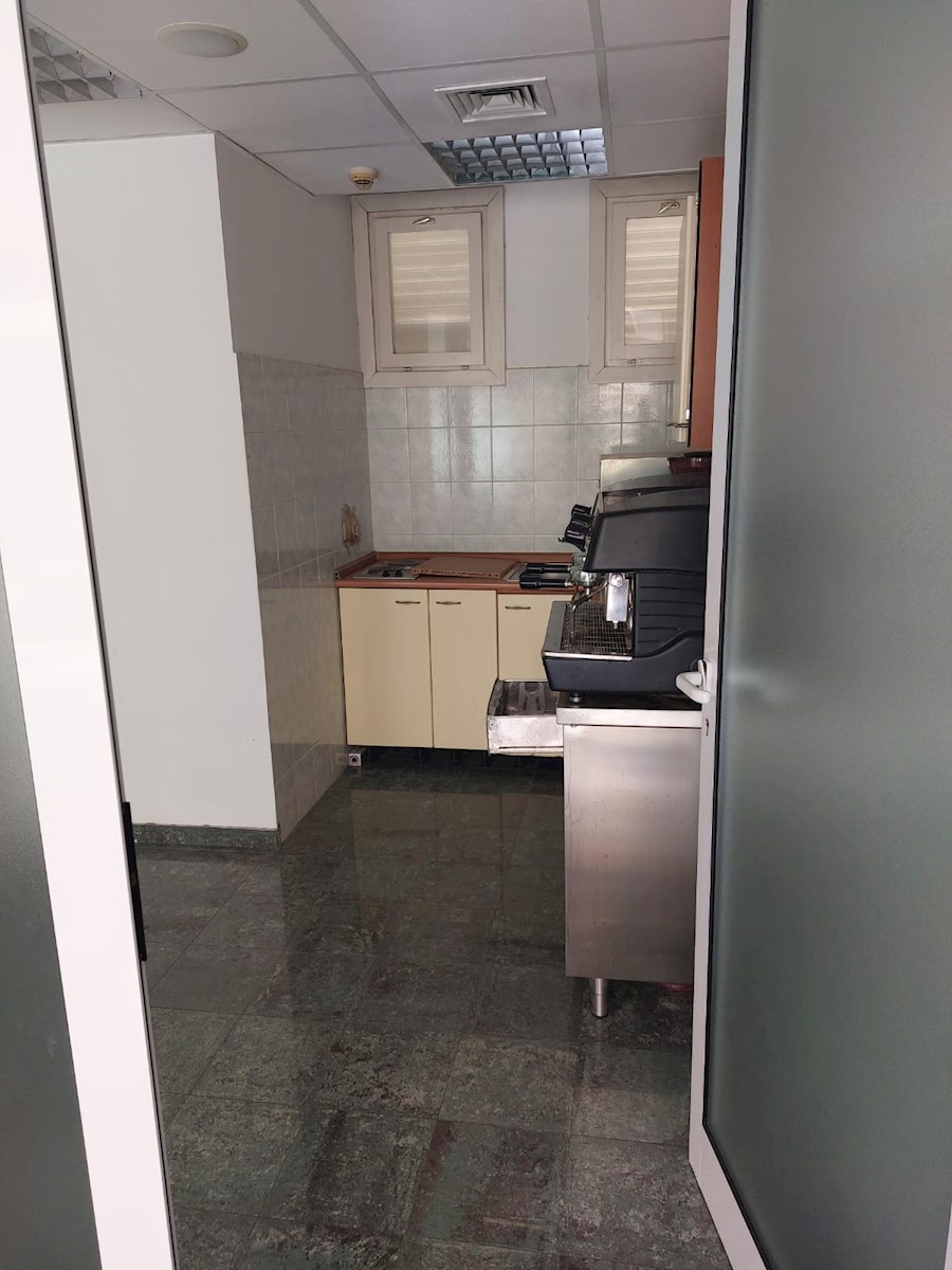 Split: Pujanke - enosobno 50m2 7. nadstropje (prodaja)