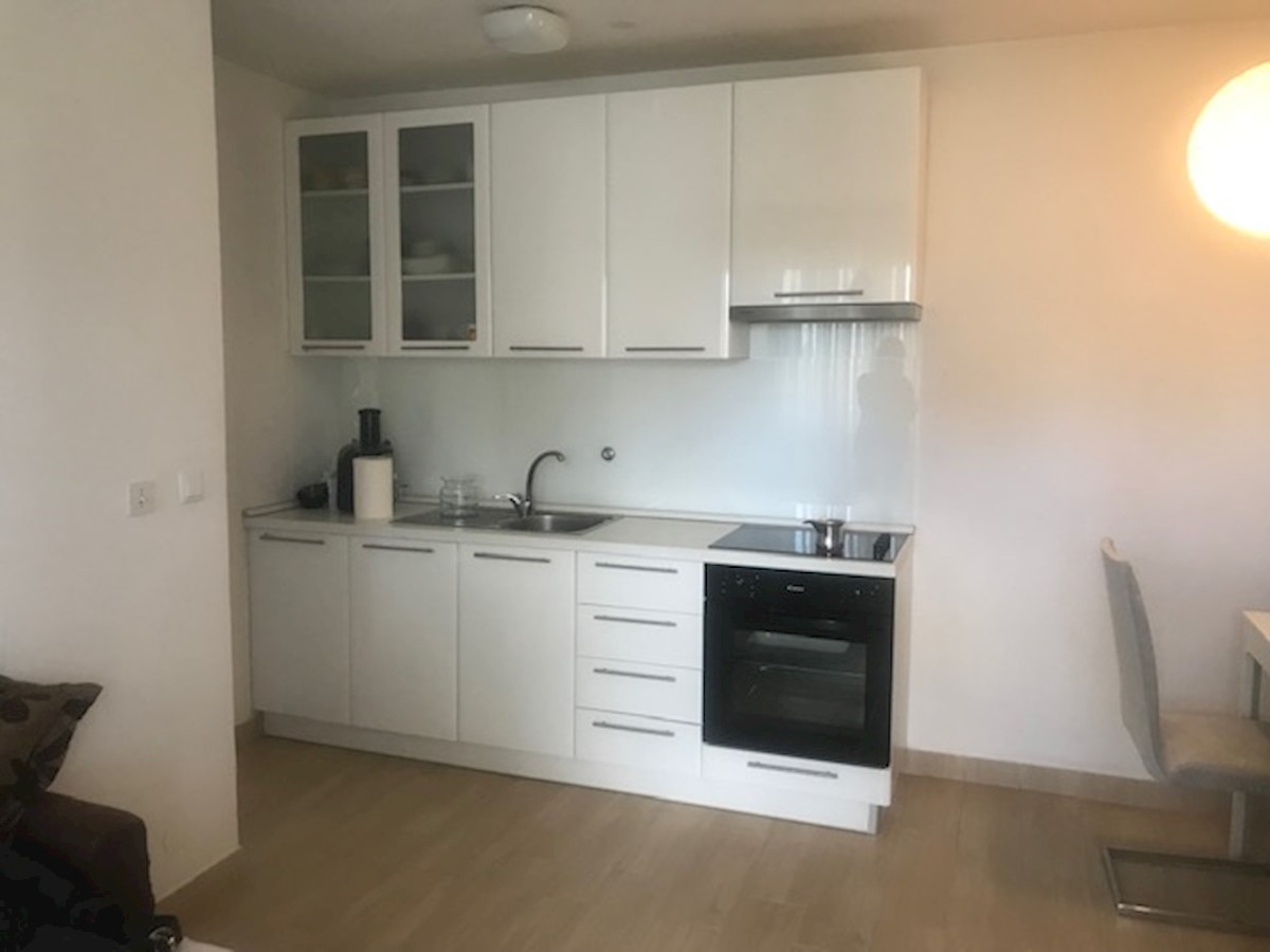 Split: Pujanke - enosobno 50m2 7. nadstropje (prodaja)
