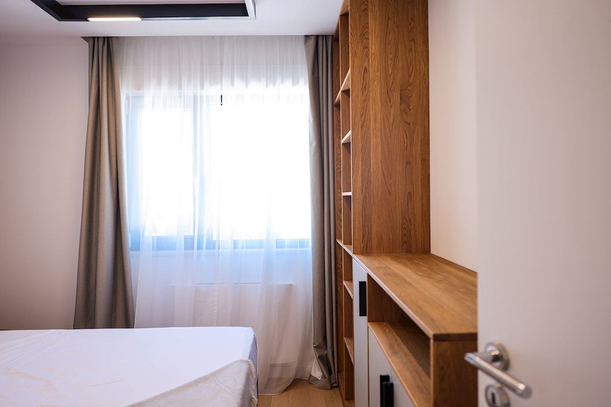 Luksuzni penthouse - zelo blizu morja, takoj vseljivo!