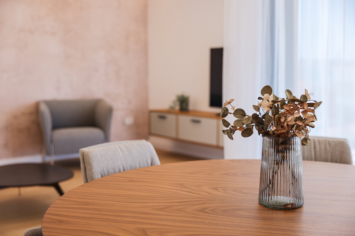 Luksuzni penthouse - zelo blizu morja, takoj vseljivo!