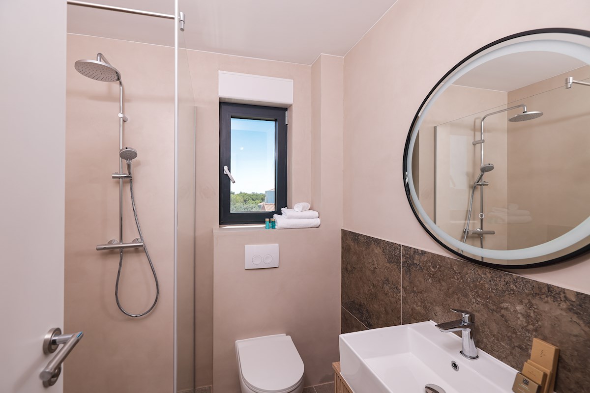Luksuzni penthouse - zelo blizu morja, takoj vseljivo!