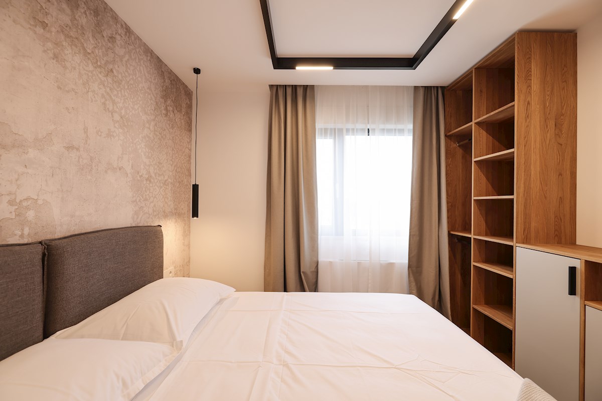 Luksuzni penthouse - zelo blizu morja, takoj vseljivo!