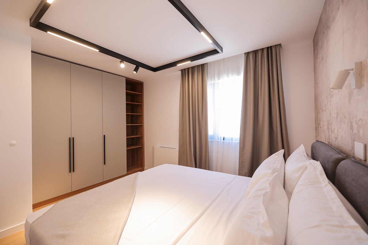 Luksuzni penthouse - zelo blizu morja, takoj vseljivo!