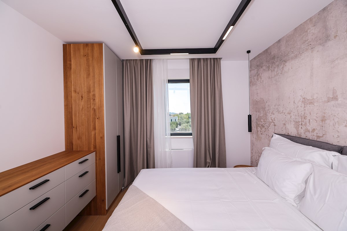 Luksuzni penthouse - zelo blizu morja, takoj vseljivo!