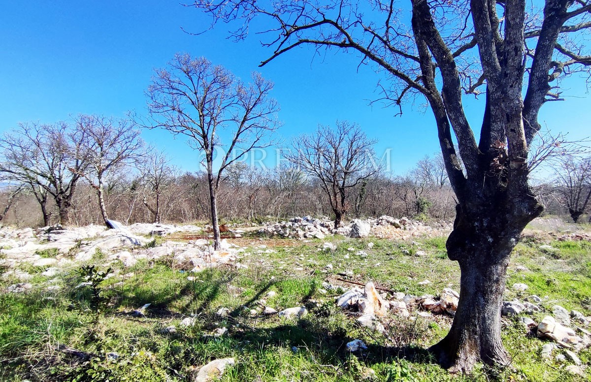 Njivice, prodaja gradbeno zemljišče, površina 672!