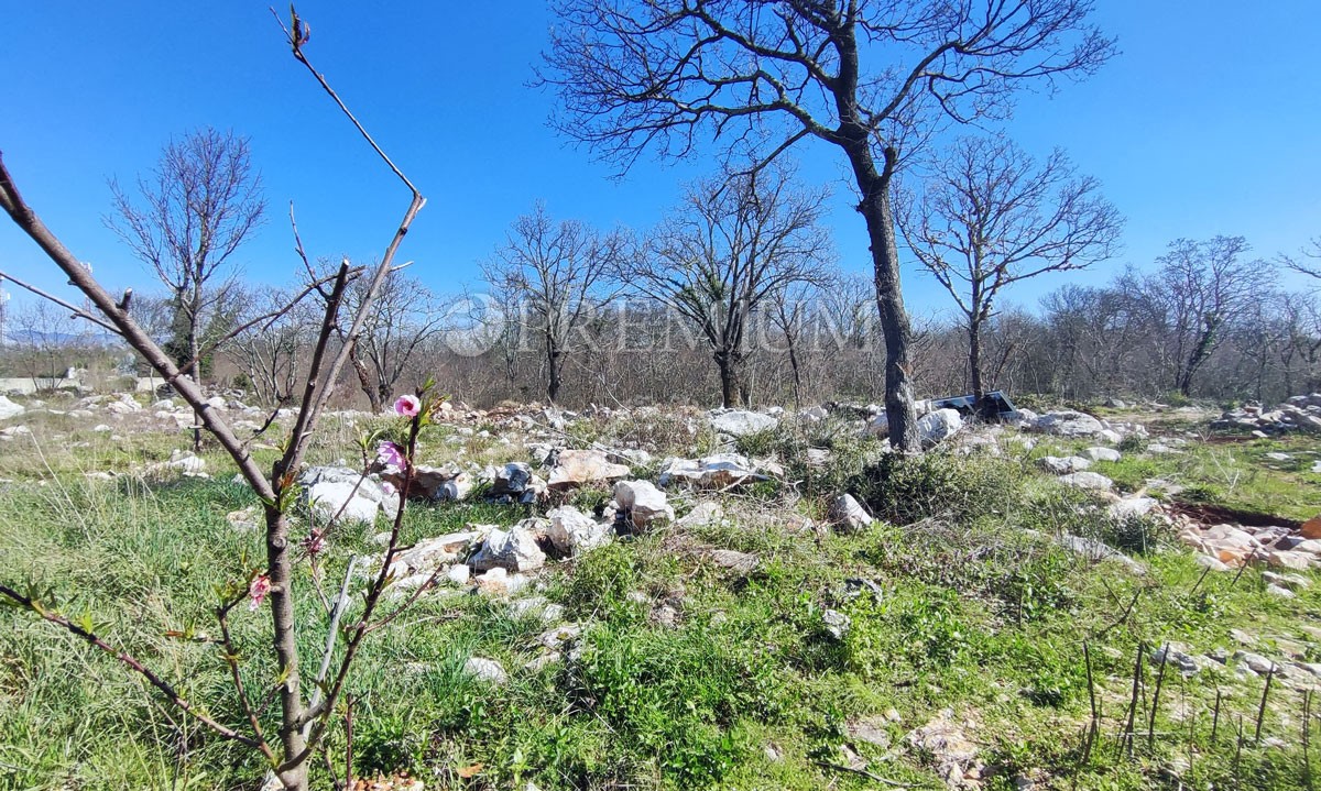 Njivice, prodaja gradbeno zemljišče, površina 672!