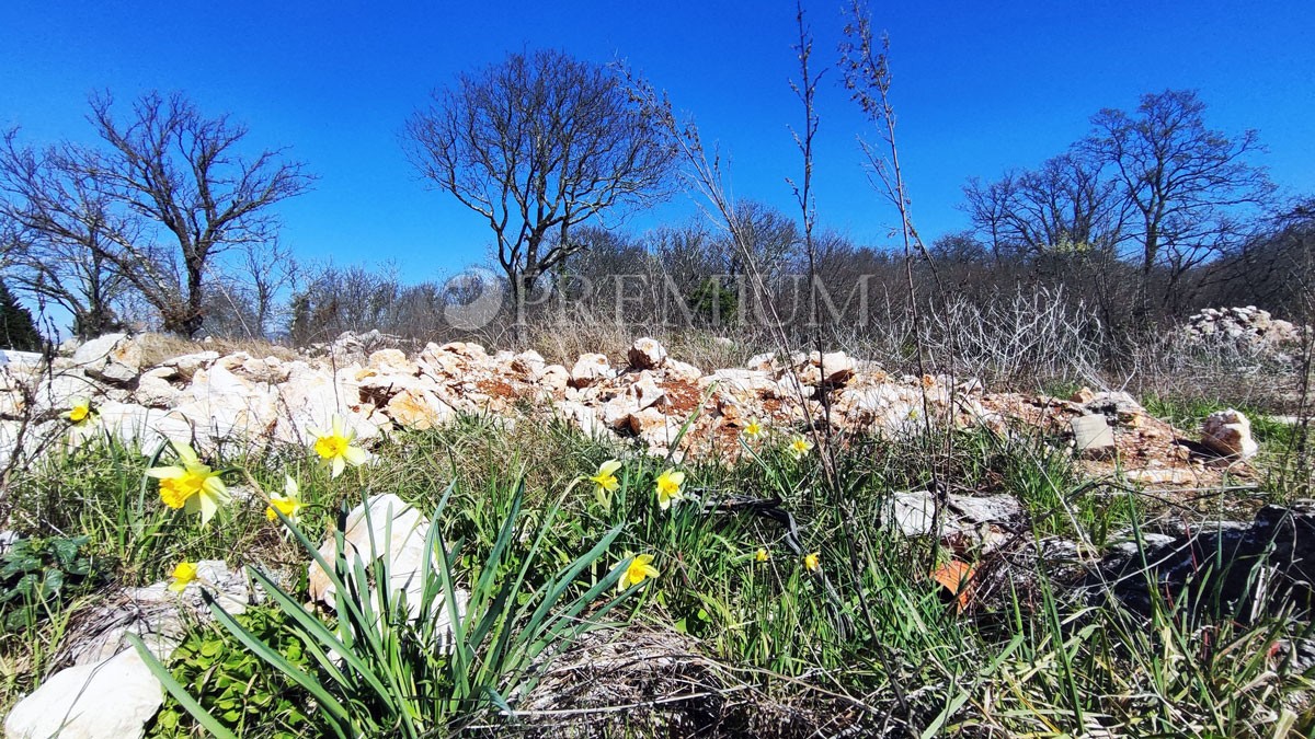 Njivice, prodaja gradbeno zemljišče, površina 672!